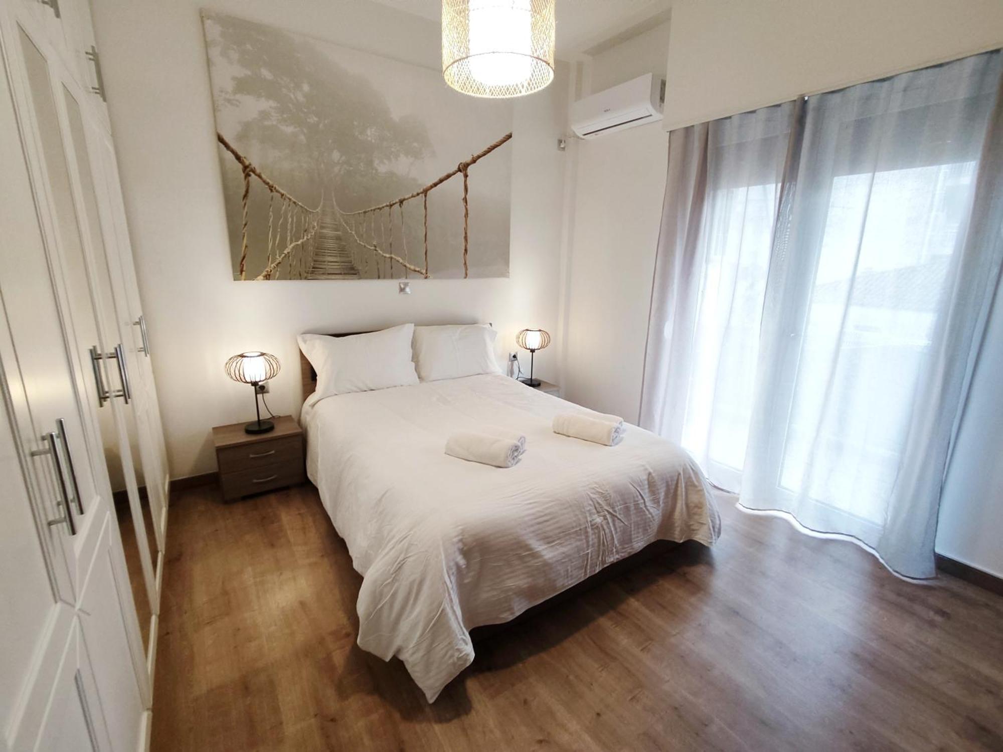 Stylish Urban Apartment By Yha Афины Экстерьер фото